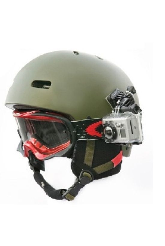 O capacete com c�mera permite gravar a emo��o das pistas 